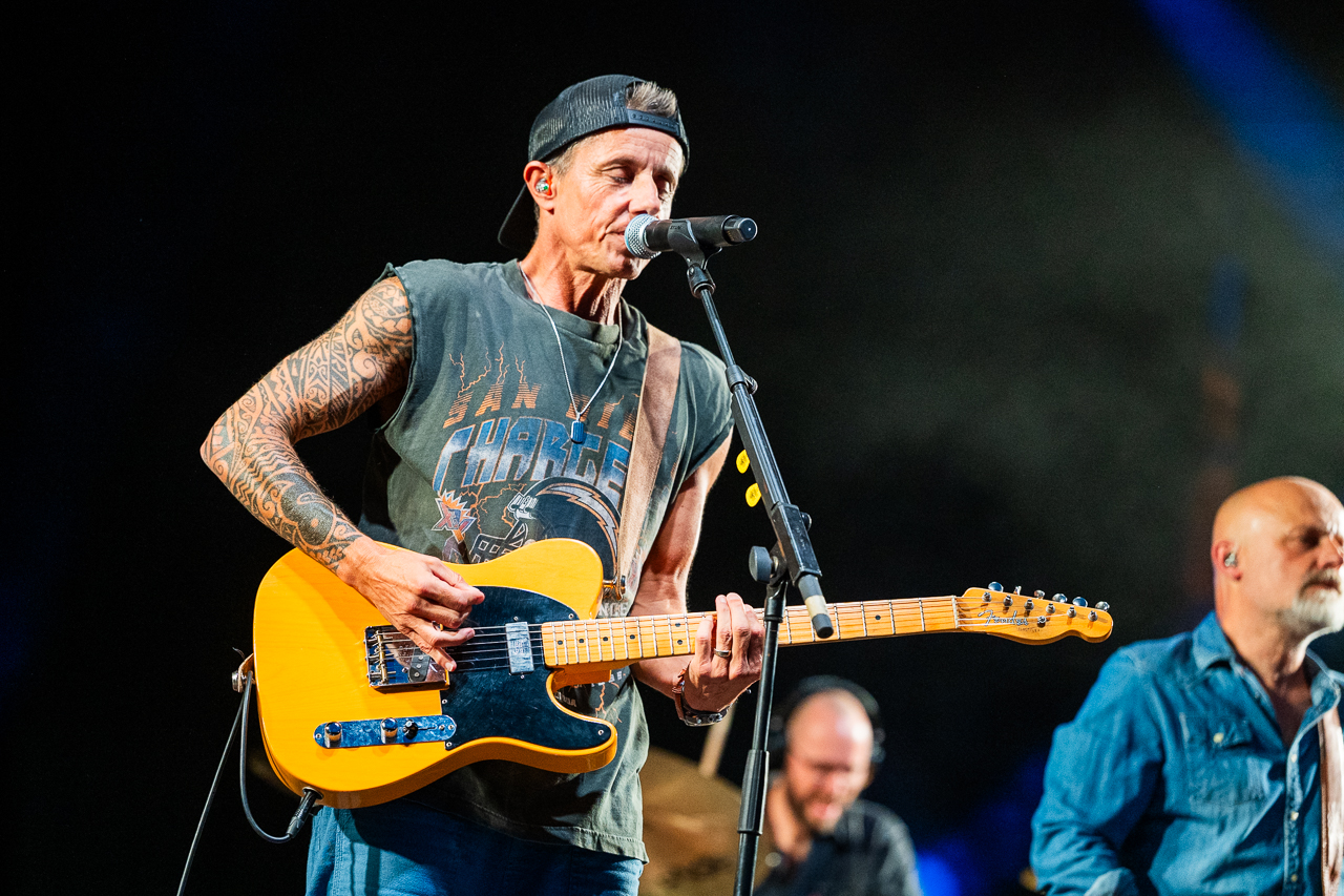 K's Choice @ Rijvers Festival 2026, picture 9, photographed by Dimitri Vanlommel - FrontView Magazine