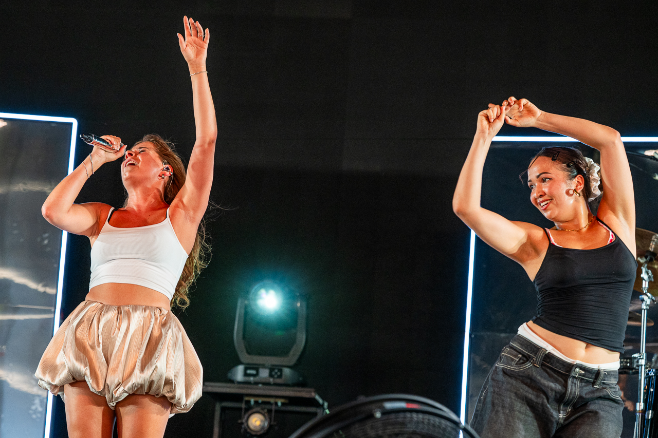 Laura Tesoro @ Rijvers Festival 2026, picture 19, photographed by Dimitri Vanlommel - FrontView Magazine