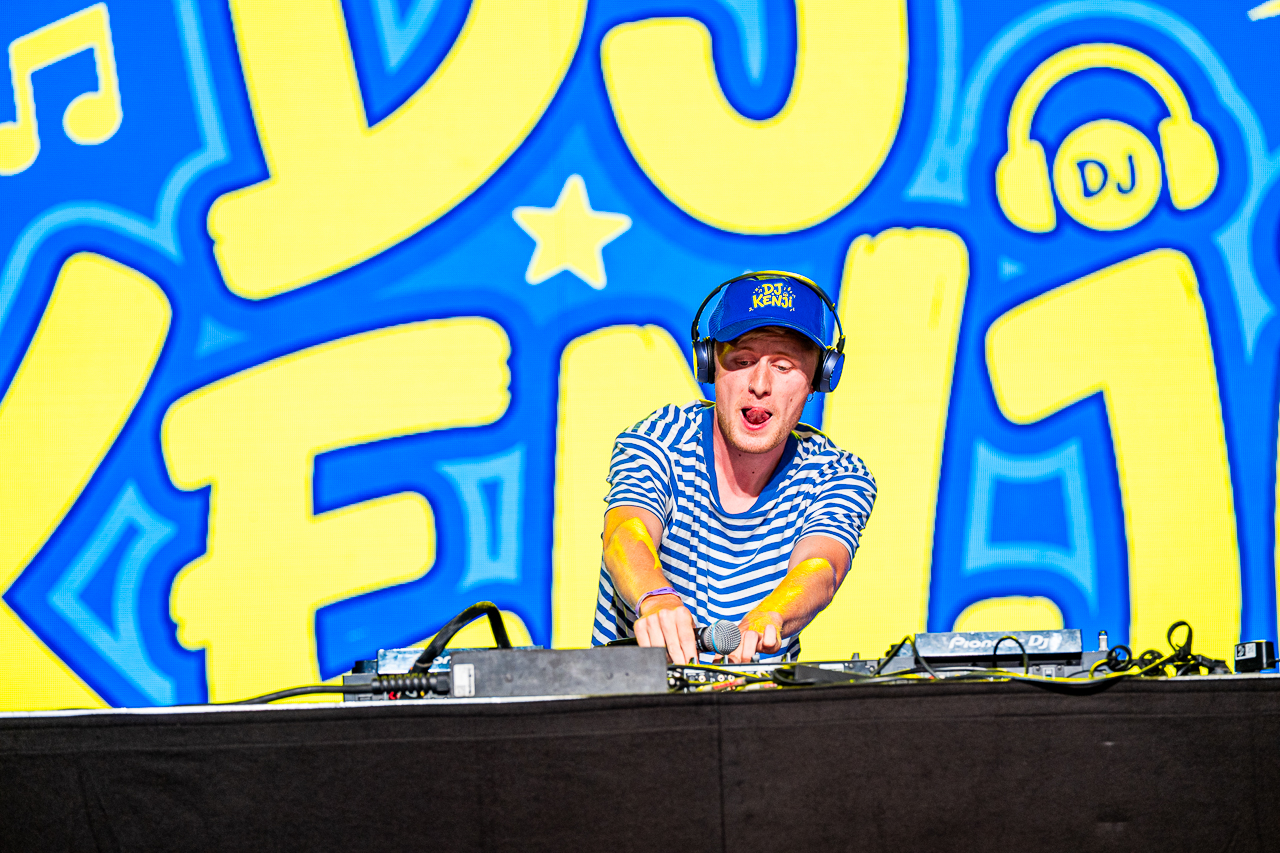 DJ Kenji @ Rijvers Festival 2026, picture 4, photographed by Dimitri Vanlommel - FrontView Magazine