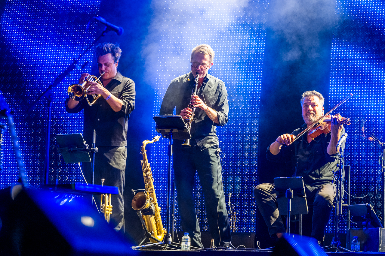 Guus Meeuwis @ Rijvers Festival 2026, picture 7, photographed by Dimitri Vanlommel - FrontView Magazine