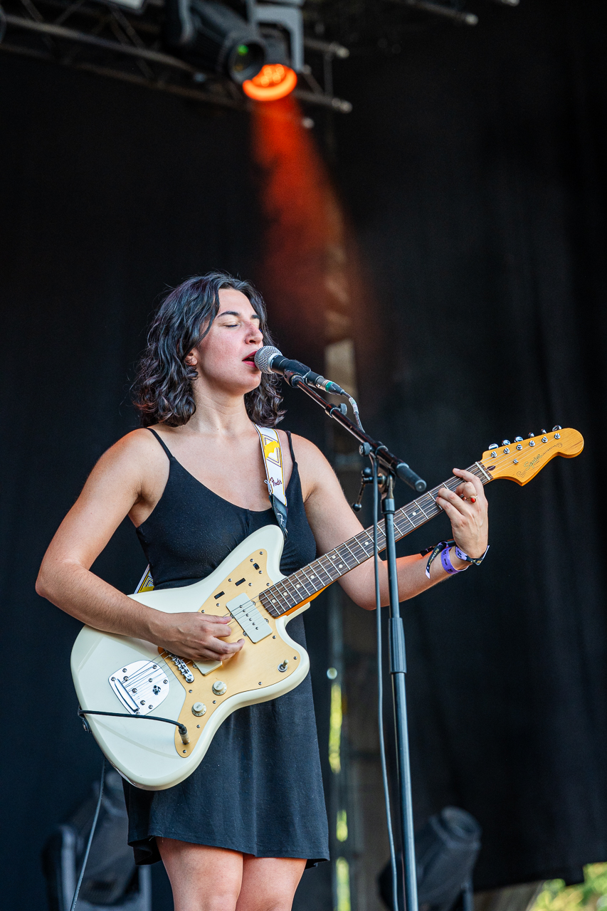 Rosie Stuart @ Rijvers Festival 2026, picture 7, photographed by Dimitri Vanlommel - FrontView Magazine