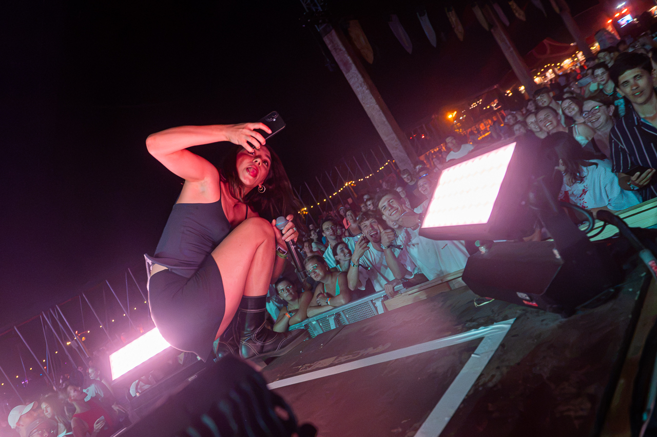 Flo Windey & Laurens Luyten @ Rijvers Festival 2026, picture 10, photographed by Dimitri Vanlommel - FrontView Magazine