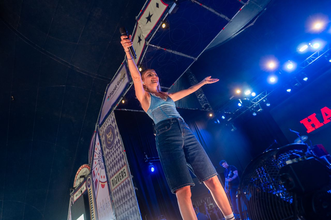 Hannah Mae @ Rijvers Festival 2026, picture 11, photographed by Dimitri Vanlommel - FrontView Magazine