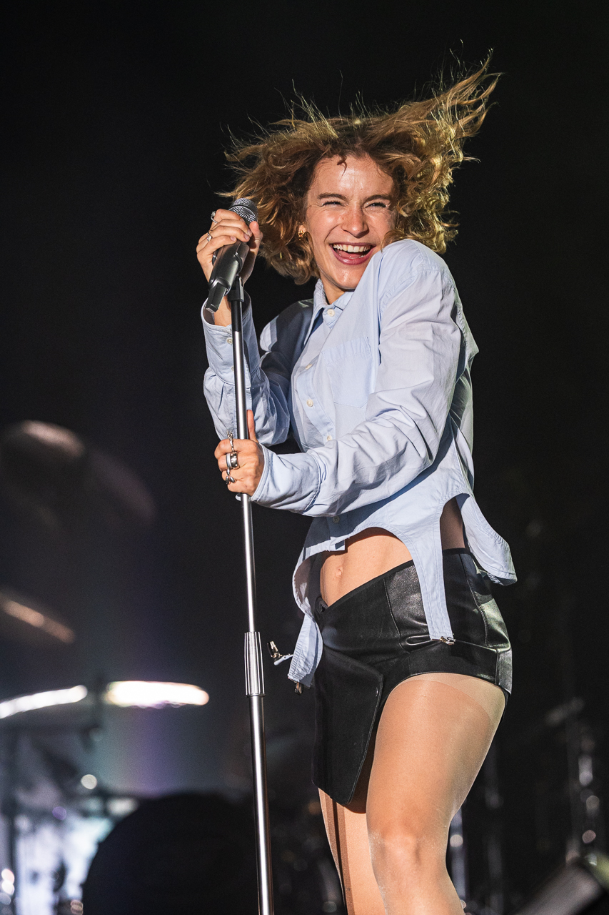 Pommelien Thijs @ Rijvers Festival 2026, picture 1, photographed by Dimitri Vanlommel - FrontView Magazine