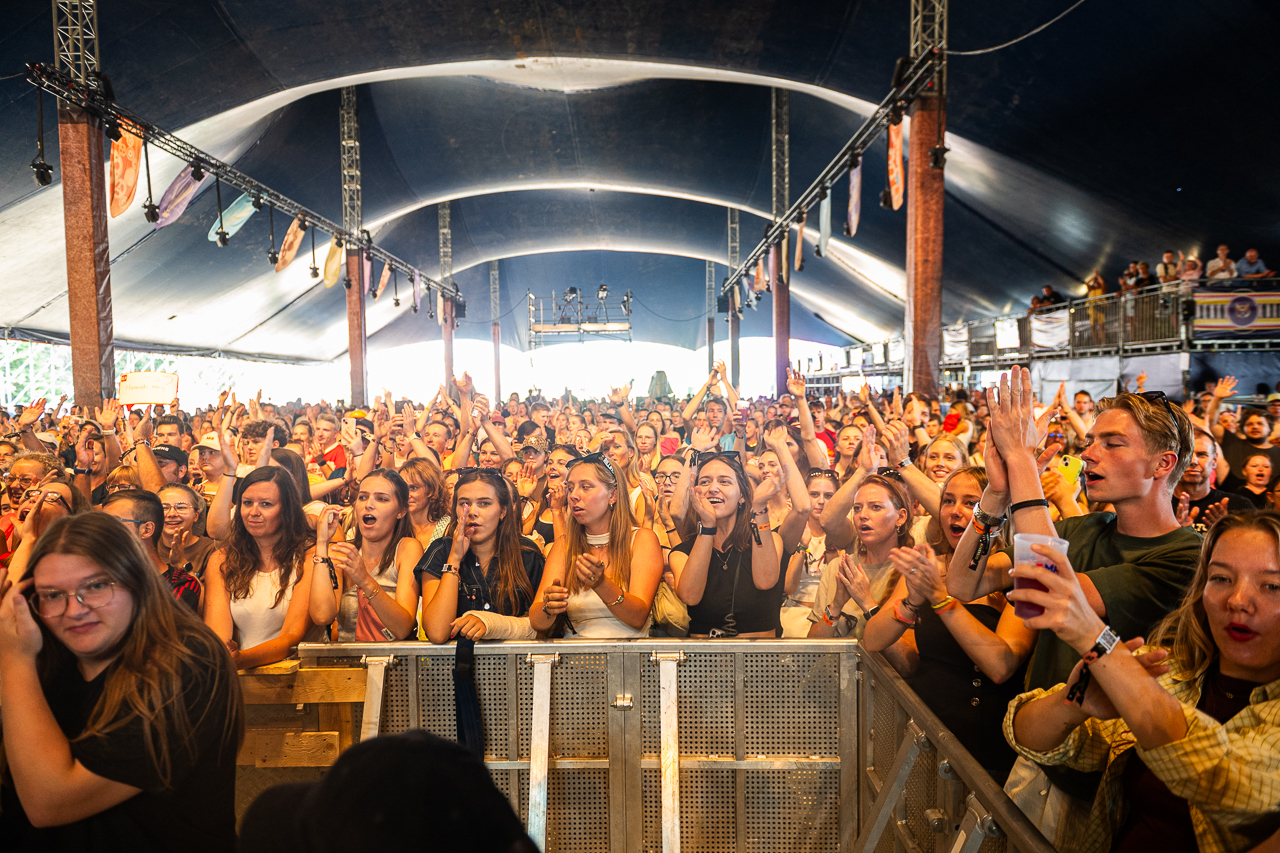 Hannah Mae @ Rijvers Festival 2026, picture 2, photographed by Dimitri Vanlommel - FrontView Magazine