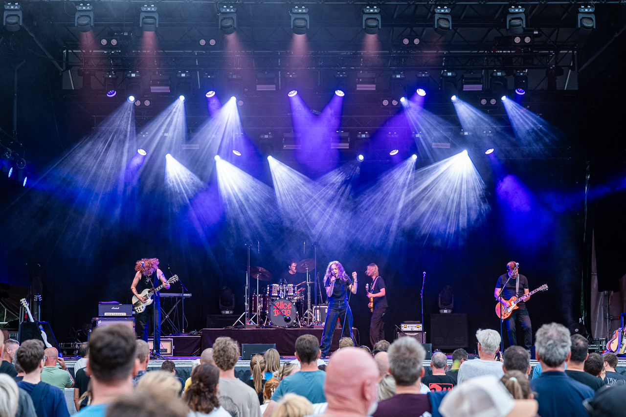 Alice Mae @ Rijvers Festival 2026, foto 18, foto's door Youri Vanlommel - FrontView Magazine