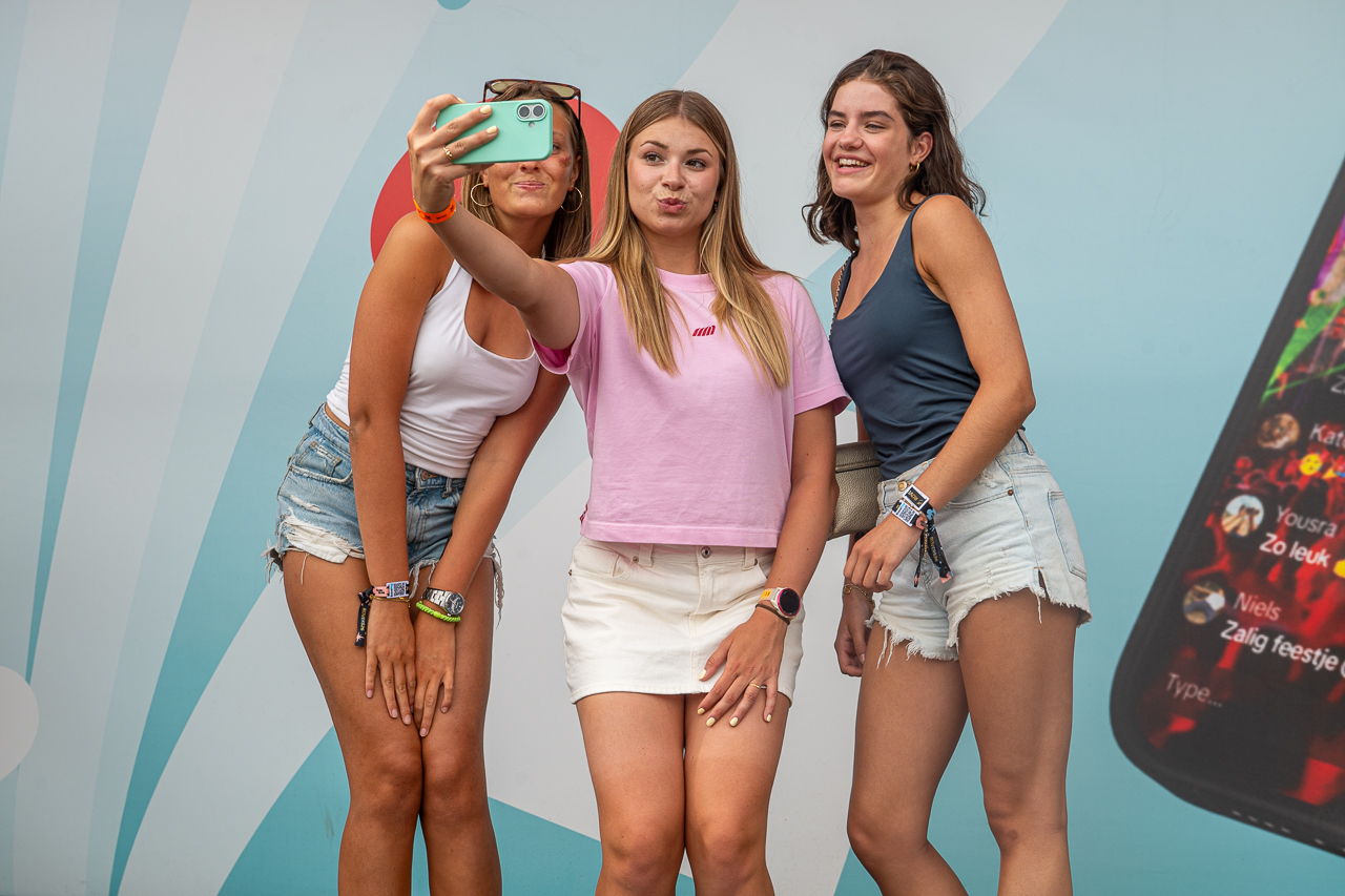 Meet & Greet - TikTok Stage @ Rijvers Festival 2026, picture 21, photographed by Dimitri Vanlommel, Youri Vanlommel - FrontView Magazine