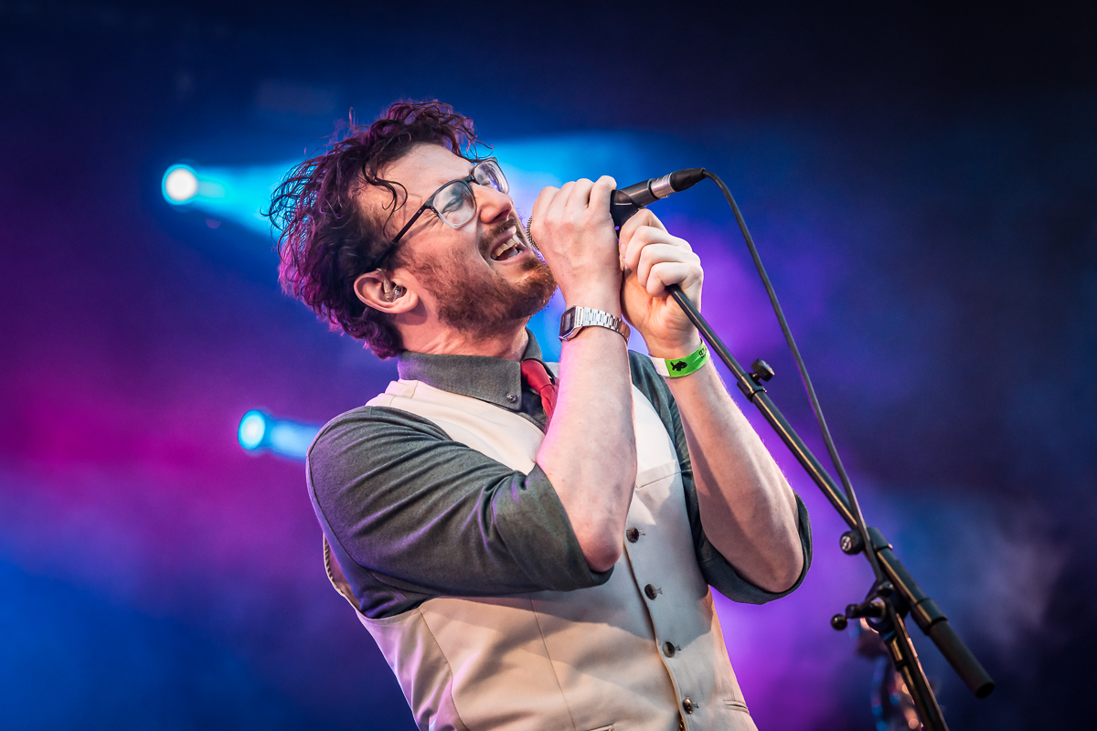 Trenchcoat @ Fonnefeesten 2026, picture 4, photographed by Danny Wagemans - FrontView Magazine