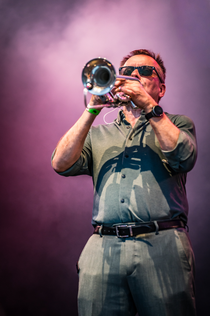 Trenchcoat @ Fonnefeesten 2026, picture 12, photographed by Danny Wagemans - FrontView Magazine