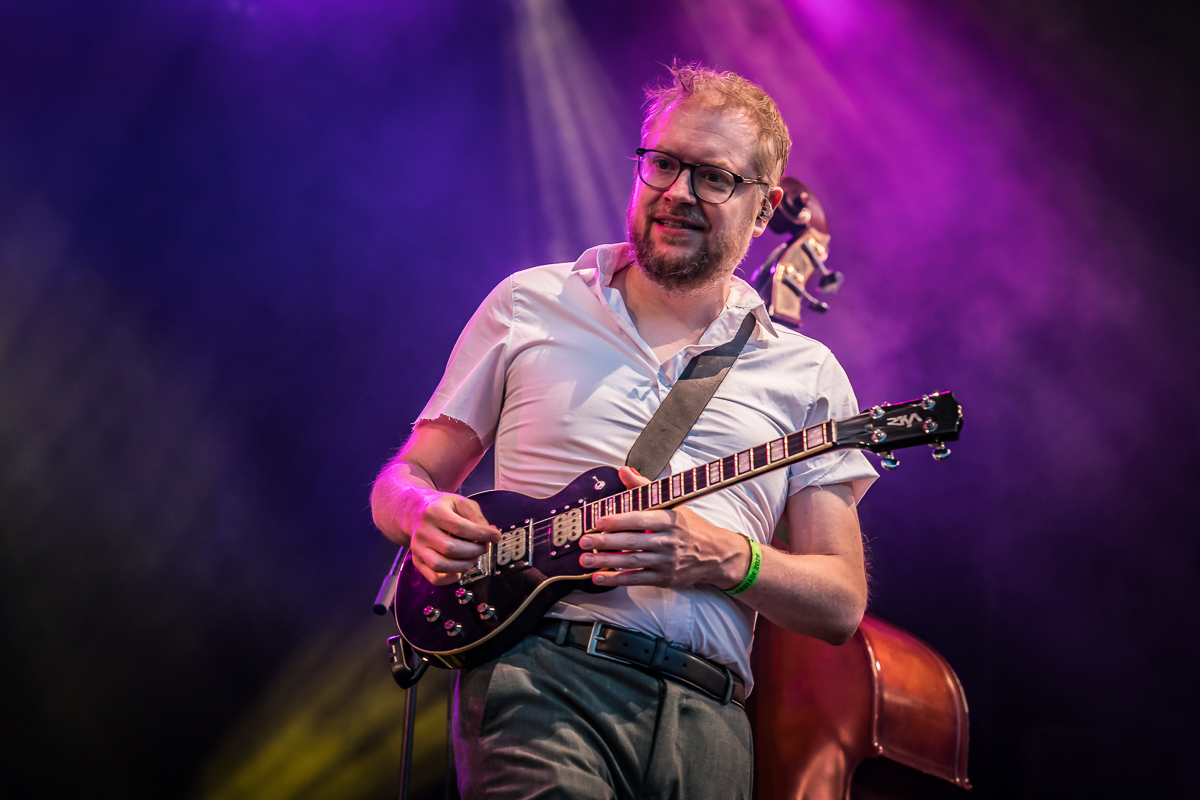 Trenchcoat @ Fonnefeesten 2026, picture 1, photographed by Danny Wagemans - FrontView Magazine