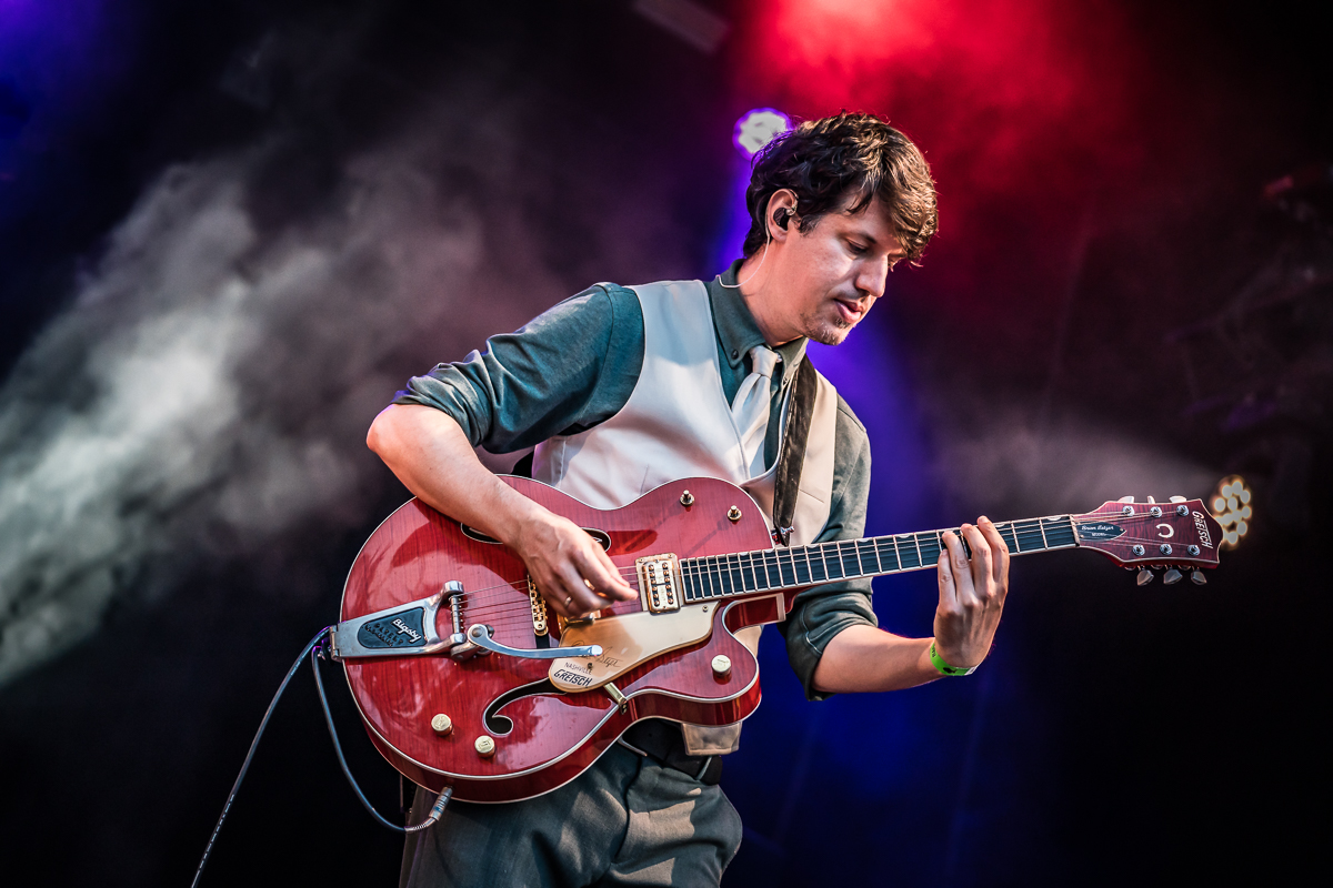 Trenchcoat @ Fonnefeesten 2026, picture 7, photographed by Danny Wagemans - FrontView Magazine