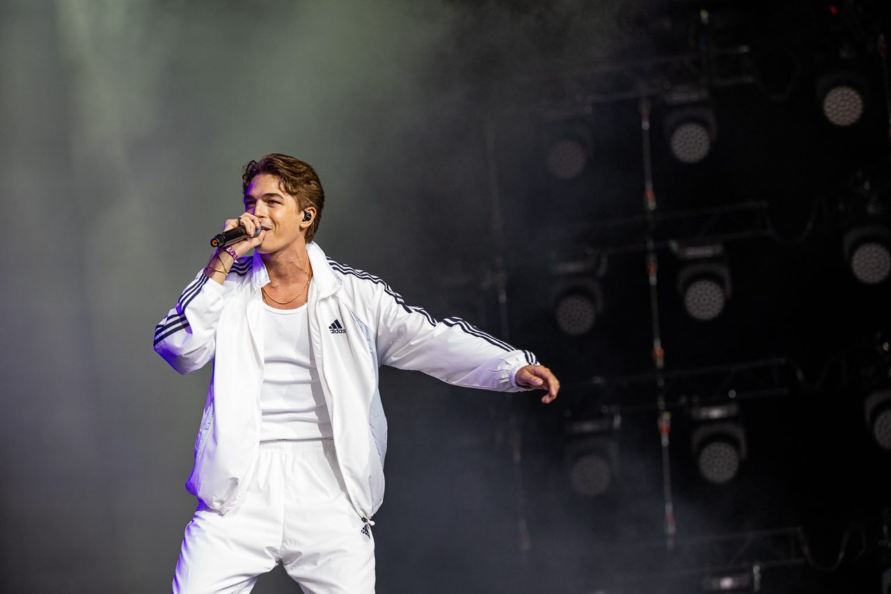 Antoon @ Lowlands 2026, picture 7, photographed by Danielle Stoop - FrontView Magazine