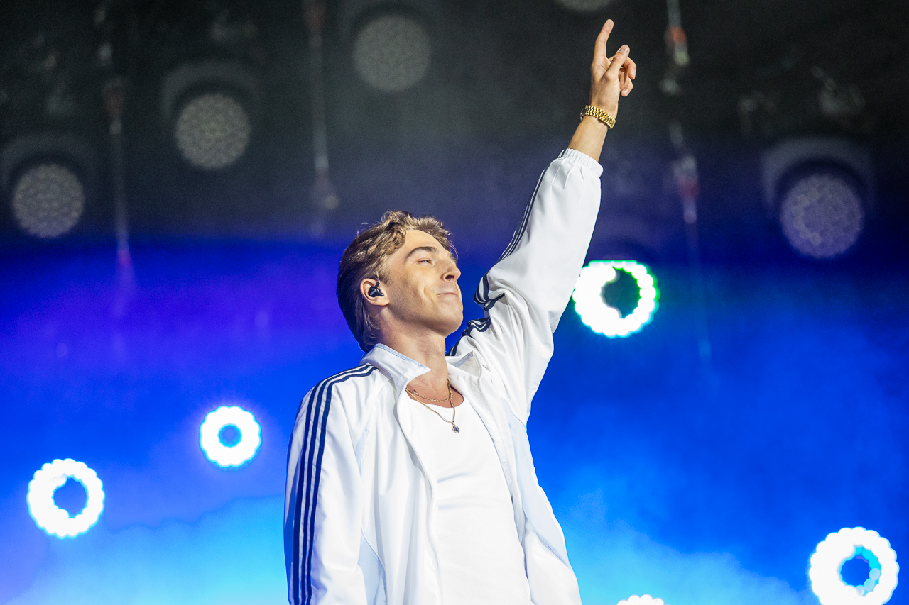 Antoon @ Lowlands 2026, picture 14, photographed by Danielle Stoop - FrontView Magazine