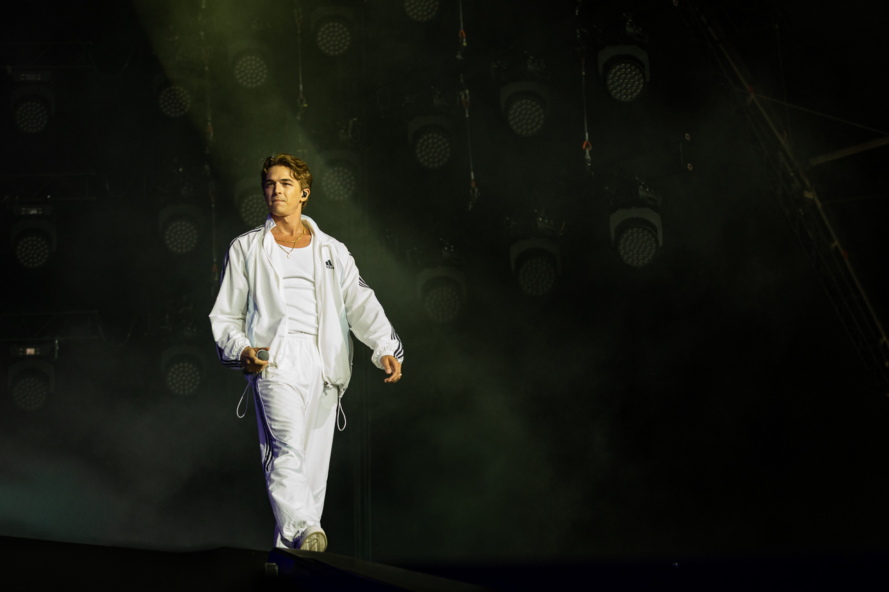 Antoon @ Lowlands 2026, picture 2, photographed by Danielle Stoop - FrontView Magazine