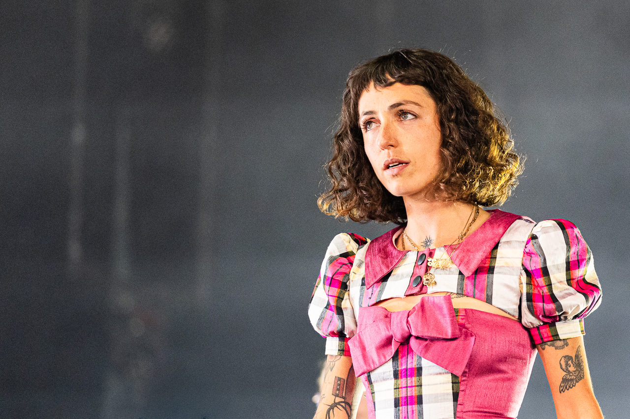 Sophie Straat @ Lowlands 2026, picture 6, photographed by Danielle Stoop - FrontView Magazine