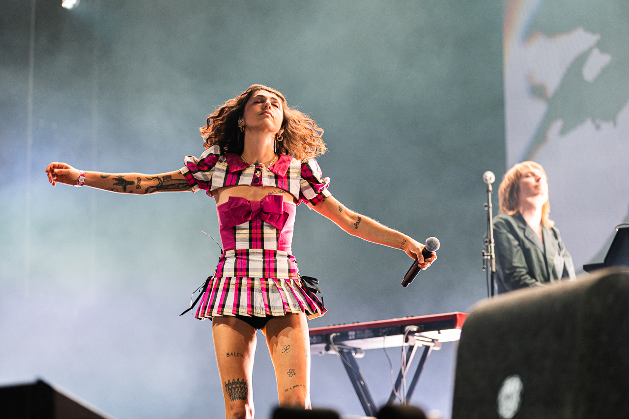 Sophie Straat @ Lowlands 2026, picture 13, photographed by Danielle Stoop - FrontView Magazine