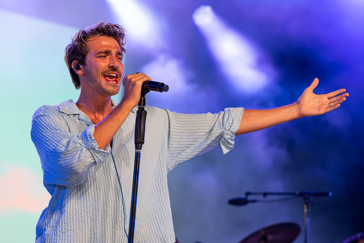 Aaron Blommaert @ Rijvers Festival 2026, picture 1, photographed by Dimitri Vanlommel - FrontView Magazine