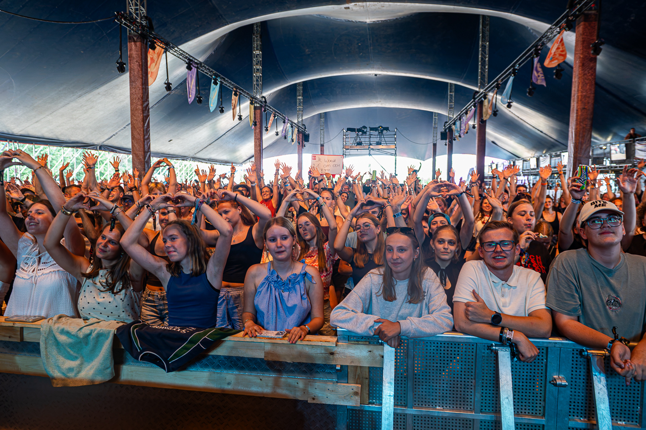 Tinne Oltmans @ Rijvers Festival 2026, picture 36, photographed by Dimitri Vanlommel - FrontView Magazine