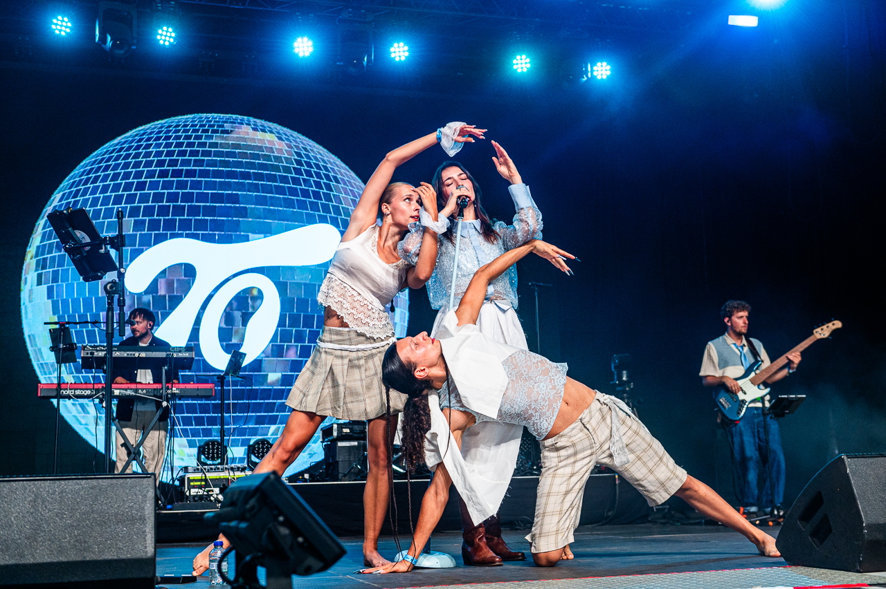 Tinne Oltmans @ Rijvers Festival 2026, picture 15, photographed by Dimitri Vanlommel - FrontView Magazine