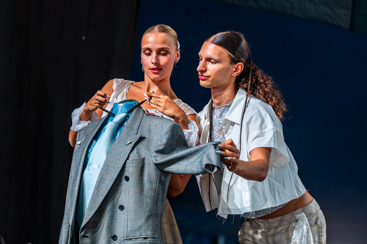 Tinne Oltmans @ Rijvers Festival 2026, picture 2, photographed by Dimitri Vanlommel - FrontView Magazine