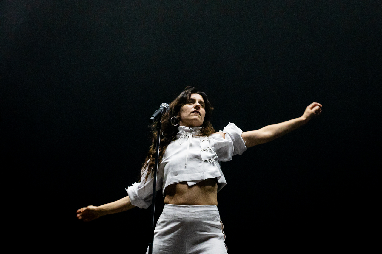 Eefje de Visser @ Muziekgieterij, picture 4, photographed by Danielle Stoop - FrontView Magazine