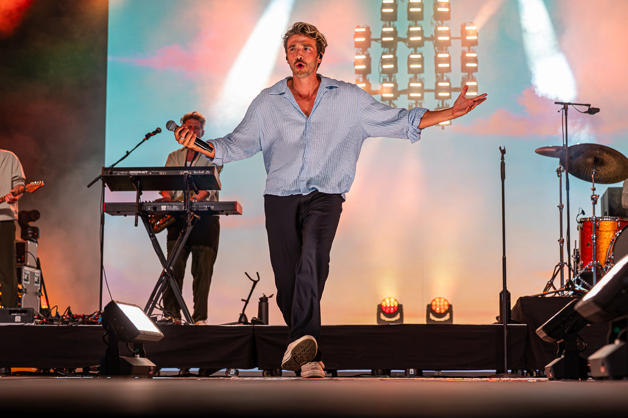 Aaron Blommaert @ Rijvers Festival 2026, picture 7, photographed by Dimitri Vanlommel - FrontView Magazine