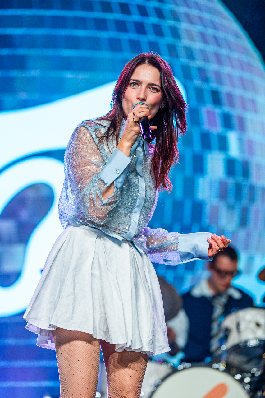 Tinne Oltmans @ Rijvers Festival 2026, picture 12, photographed by Dimitri Vanlommel - FrontView Magazine