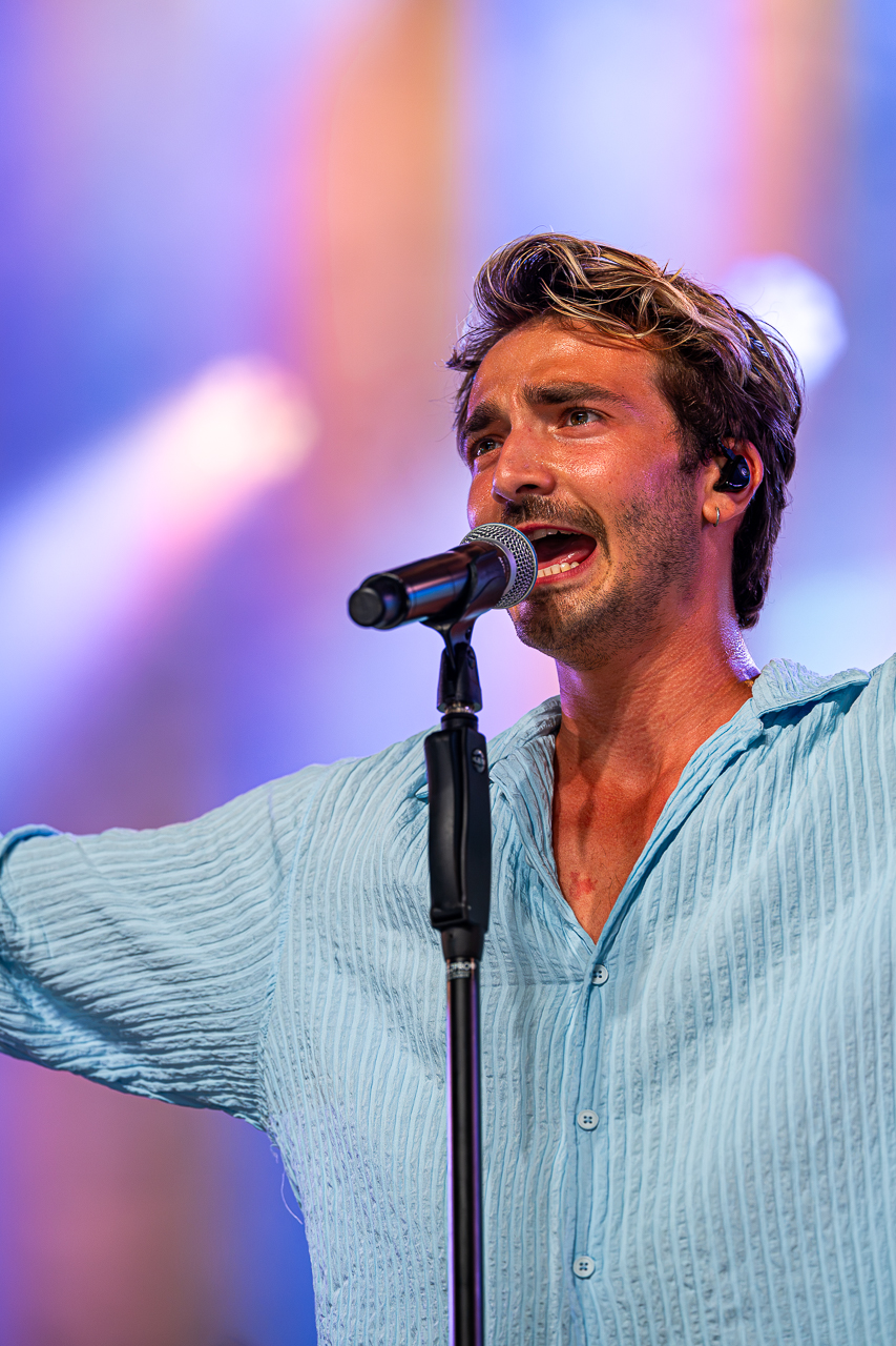 Aaron Blommaert @ Rijvers Festival 2026, picture 11, photographed by Dimitri Vanlommel - FrontView Magazine