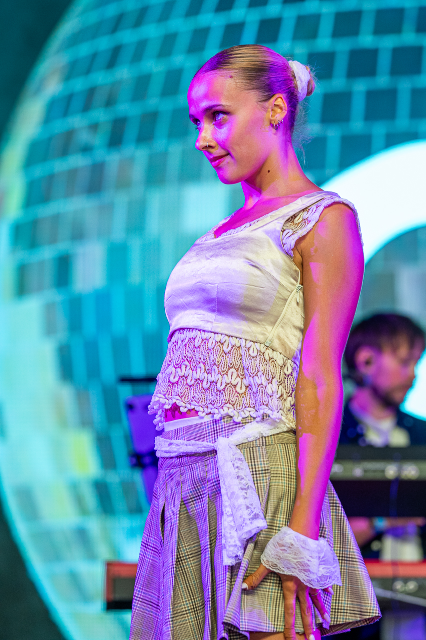 Tinne Oltmans @ Rijvers Festival 2026, picture 27, photographed by Dimitri Vanlommel - FrontView Magazine