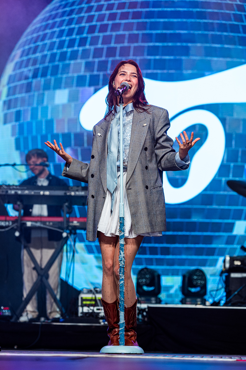 Tinne Oltmans @ Rijvers Festival 2026, picture 5, photographed by Dimitri Vanlommel - FrontView Magazine