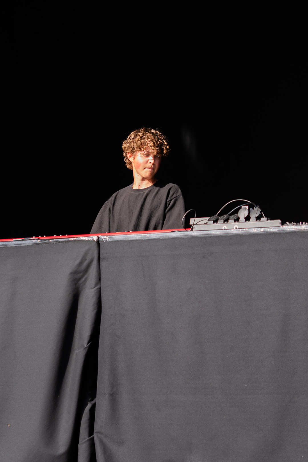 DJ Volt @ Road Rock, picture 4, photographed by Luca Depuydt - FrontView Magazine
