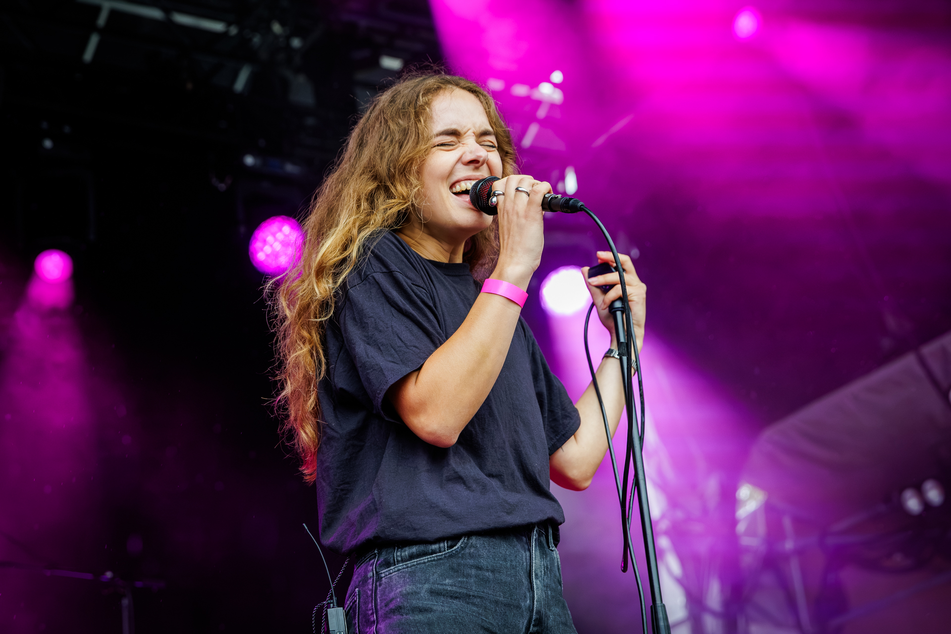 Alice Mae @ Roadrock, picture 3, photographed by Wim Sunnaert - FrontView Magazine