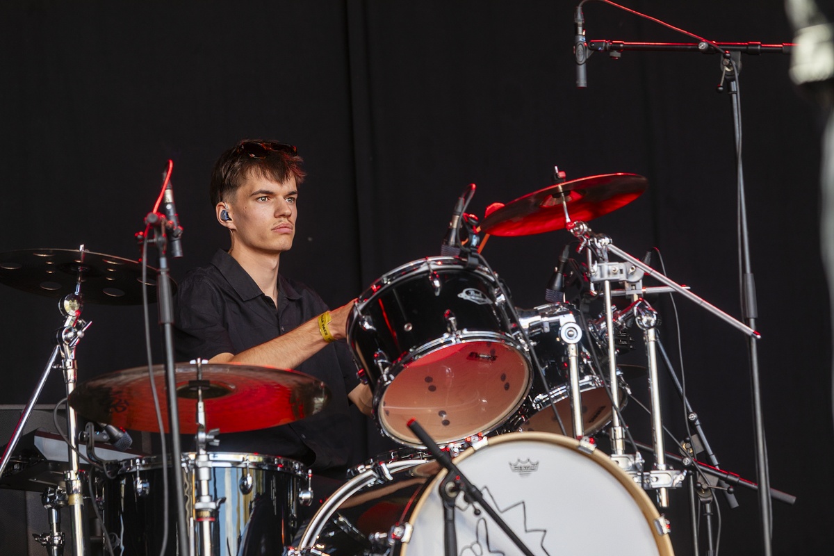 Bas Serra @ Vredesfeesten, foto 4, foto's door Edwin Houdevelt - FrontView Magazine