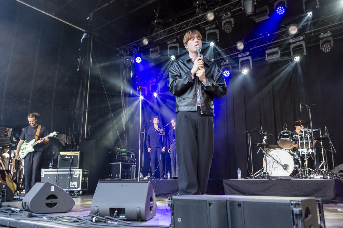 Bas Serra @ Vredesfeesten, foto 3, foto's door Edwin Houdevelt - FrontView Magazine
