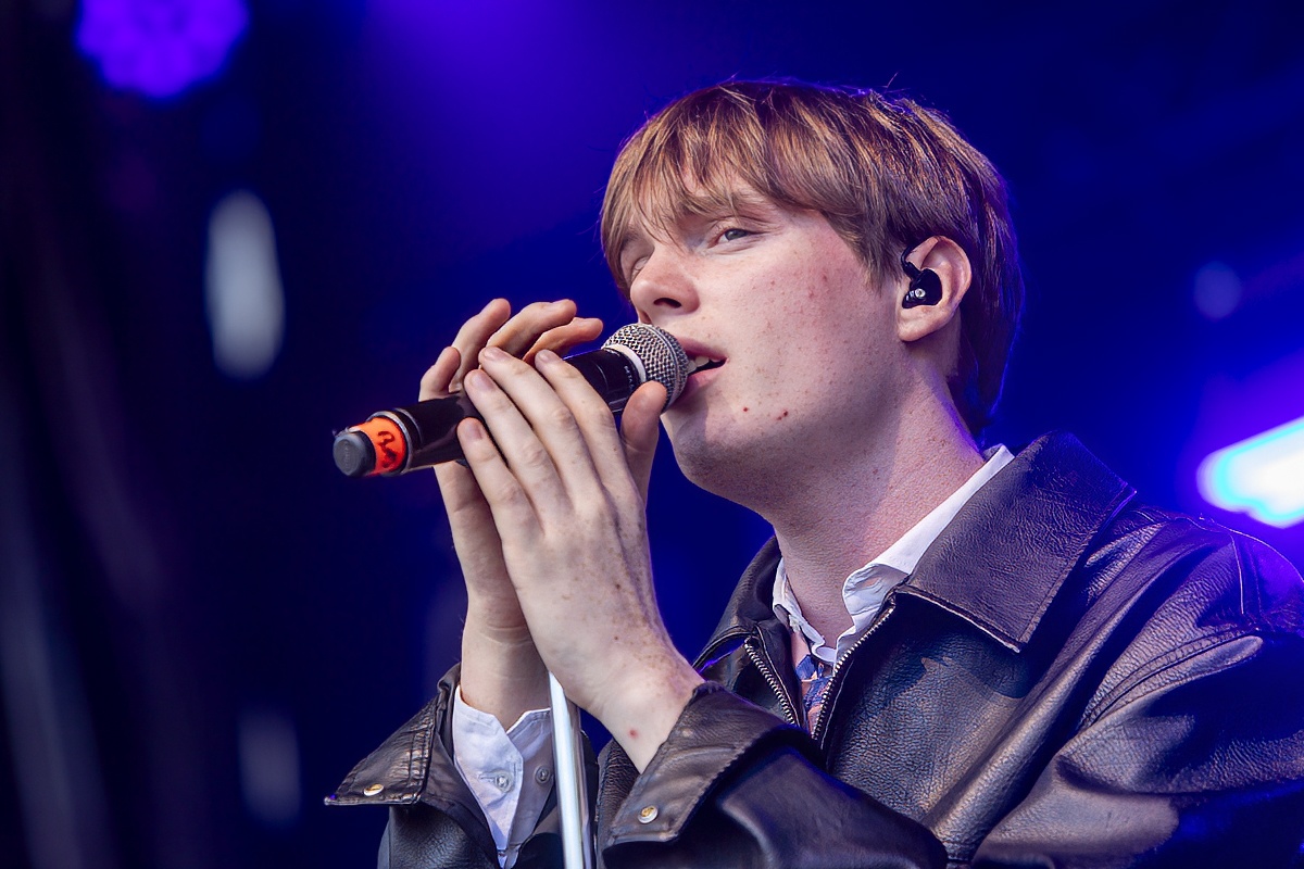 Bas Serra @ Vredesfeesten, foto 8, foto's door Edwin Houdevelt - FrontView Magazine