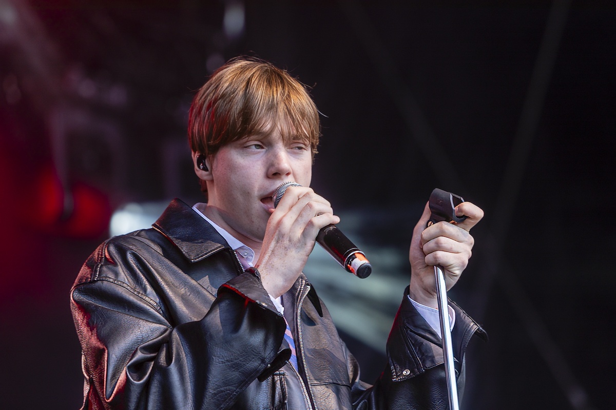 Bas Serra @ Vredesfeesten, foto 1, foto's door Edwin Houdevelt - FrontView Magazine