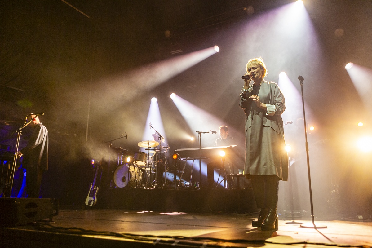 Hooverphonic @ Vredesfeesten, foto 6, foto's door Edwin Houdevelt - FrontView Magazine