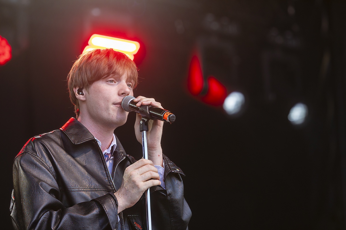 Bas Serra @ Vredesfeesten, foto 14, foto's door Edwin Houdevelt - FrontView Magazine