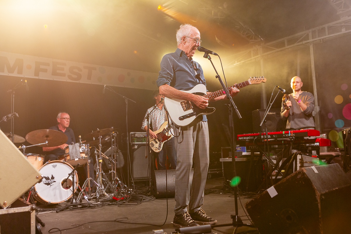 Raymond van het Groenewoud @ Vredesfeesten, foto 7, foto's door Edwin Houdevelt - FrontView Magazine