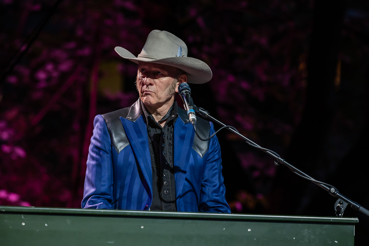 The Waterboys ft. Steve Earle Fisherman`s Blues Revue @ OLT Rivierenhof, picture 5, photographed by Marc Verdonck - FrontView Magazine