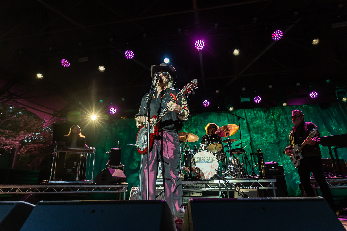 The Waterboys ft. Steve Earle Fisherman`s Blues Revue @ OLT Rivierenhof, picture 13, photographed by Marc Verdonck - FrontView Magazine