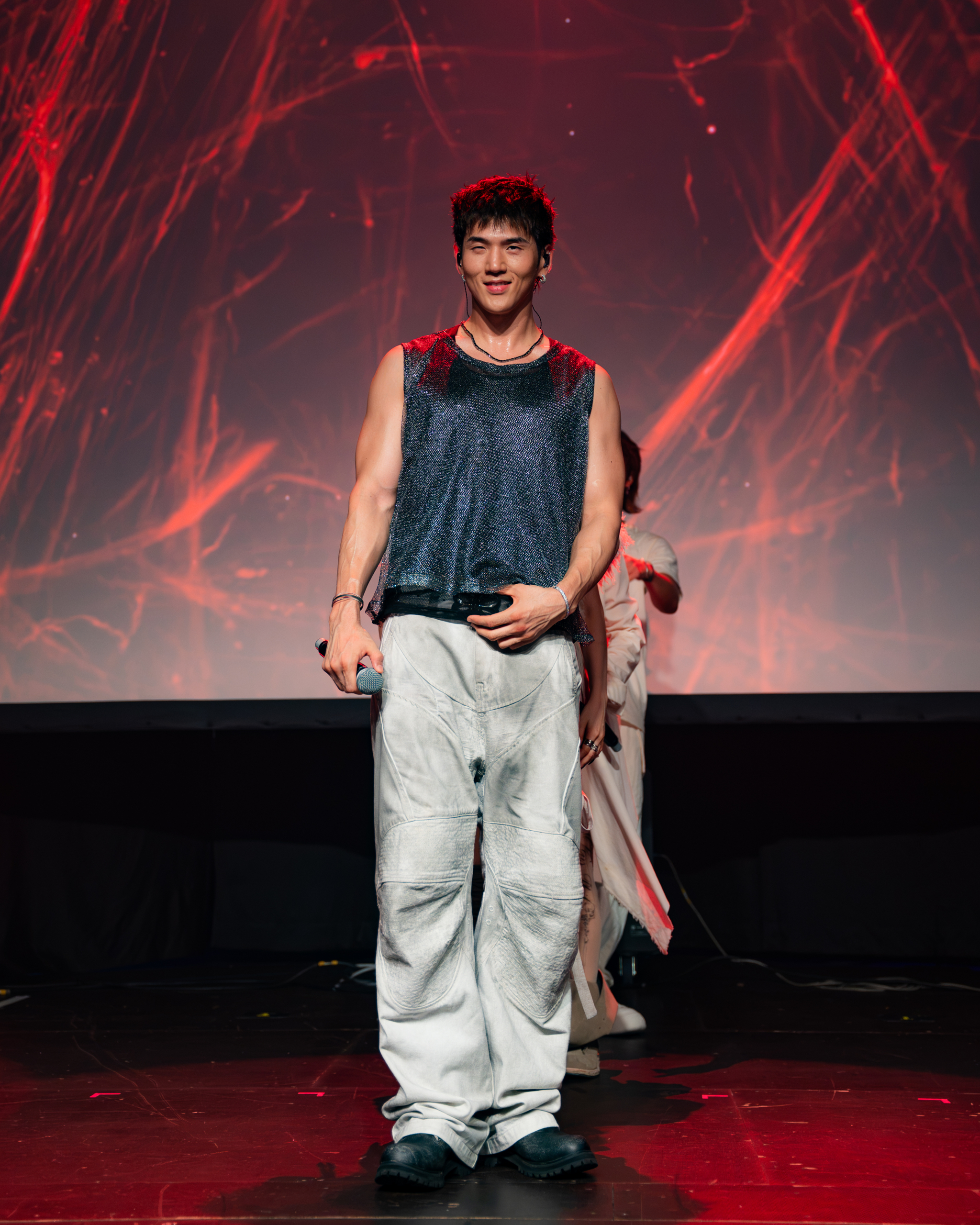 KARD @ La Madeleine, picture 12, photographed by Kaat Steukers - FrontView Magazine