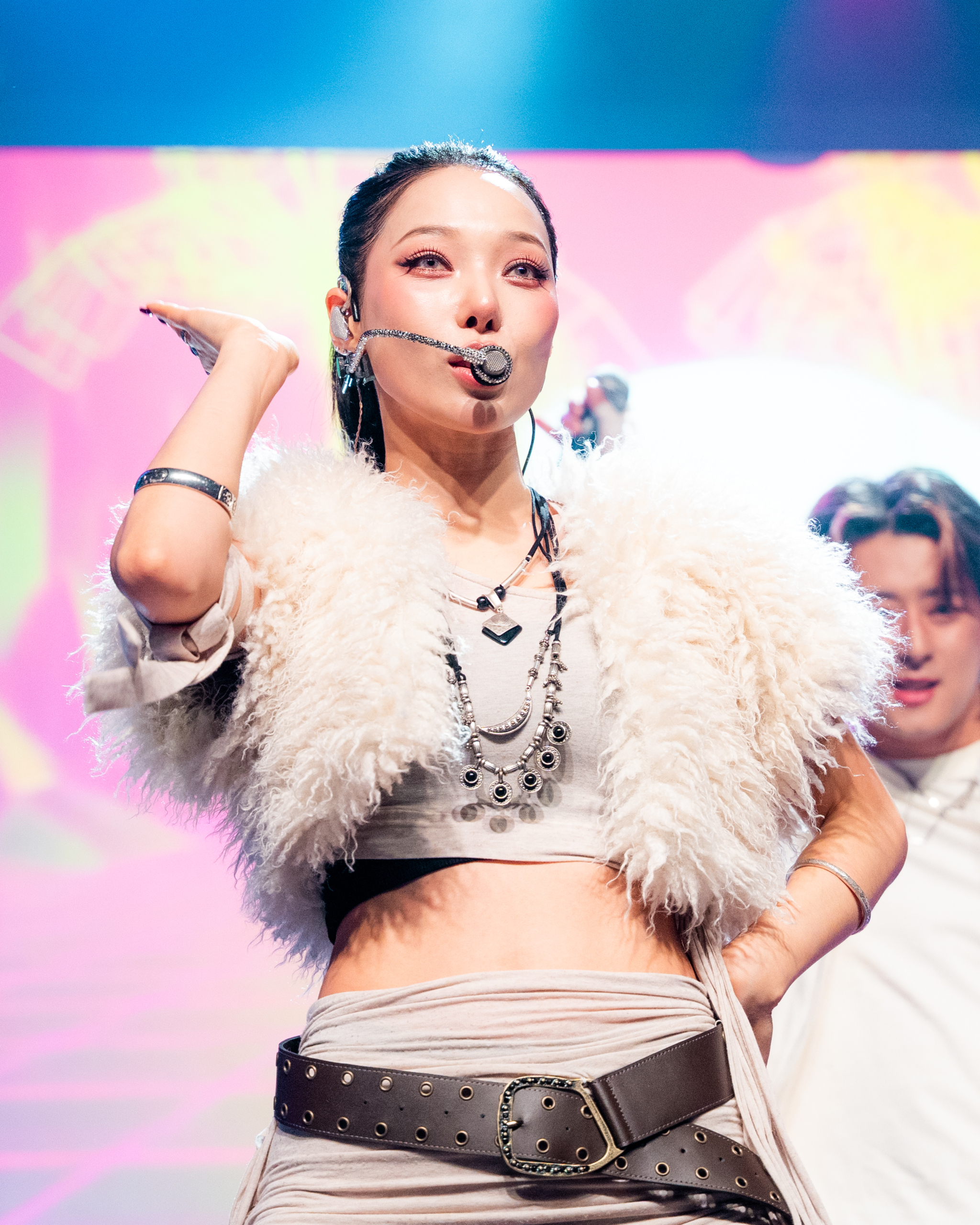 KARD @ La Madeleine, picture 5, photographed by Kaat Steukers - FrontView Magazine
