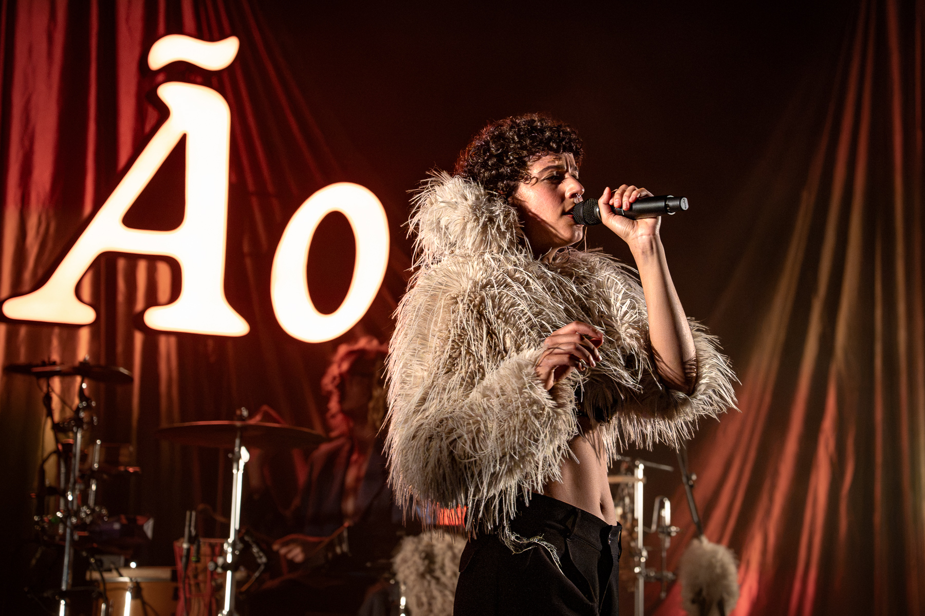 Ão @ BOXX42, picture 5, photographed by Anoek Houben - FrontView Magazine