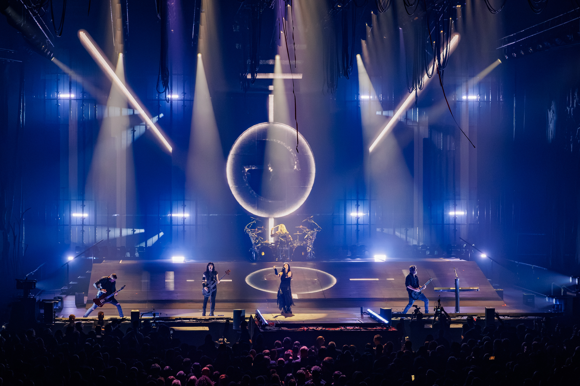 Evanescence @ Vorst Nationaal, picture 29, photographed by Wim Sunnaert - FrontView Magazine