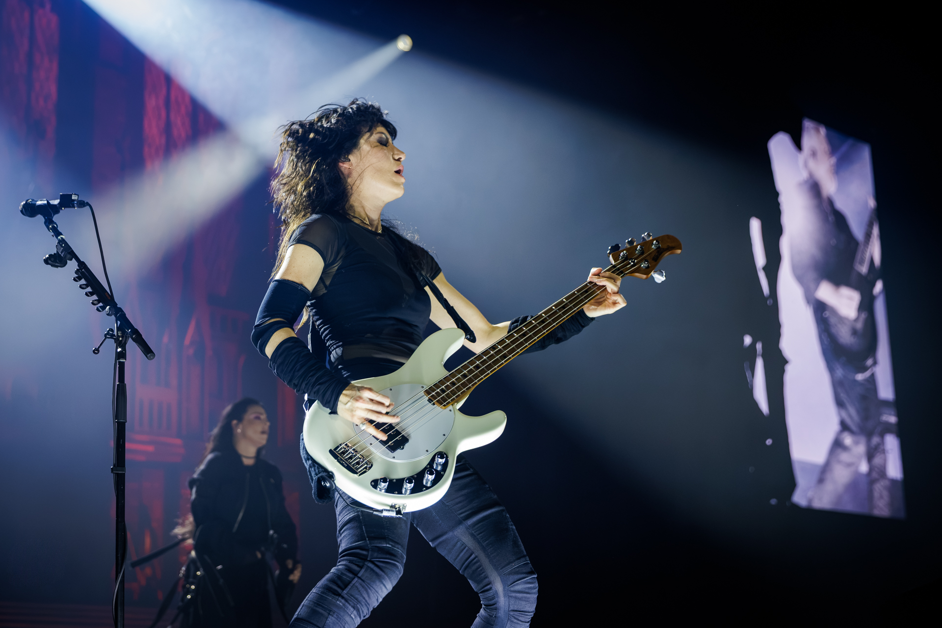 Evanescence @ Vorst Nationaal, picture 17, photographed by Wim Sunnaert - FrontView Magazine