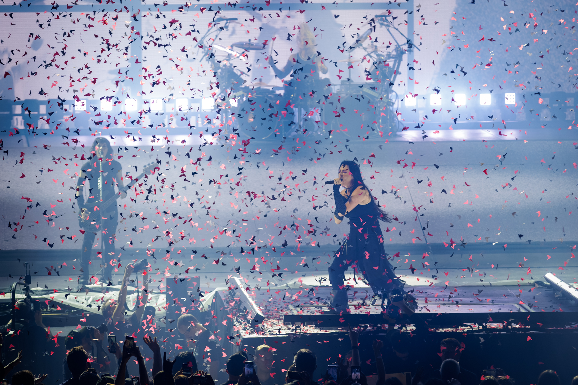 Evanescence @ Vorst Nationaal, picture 33, photographed by Wim Sunnaert - FrontView Magazine