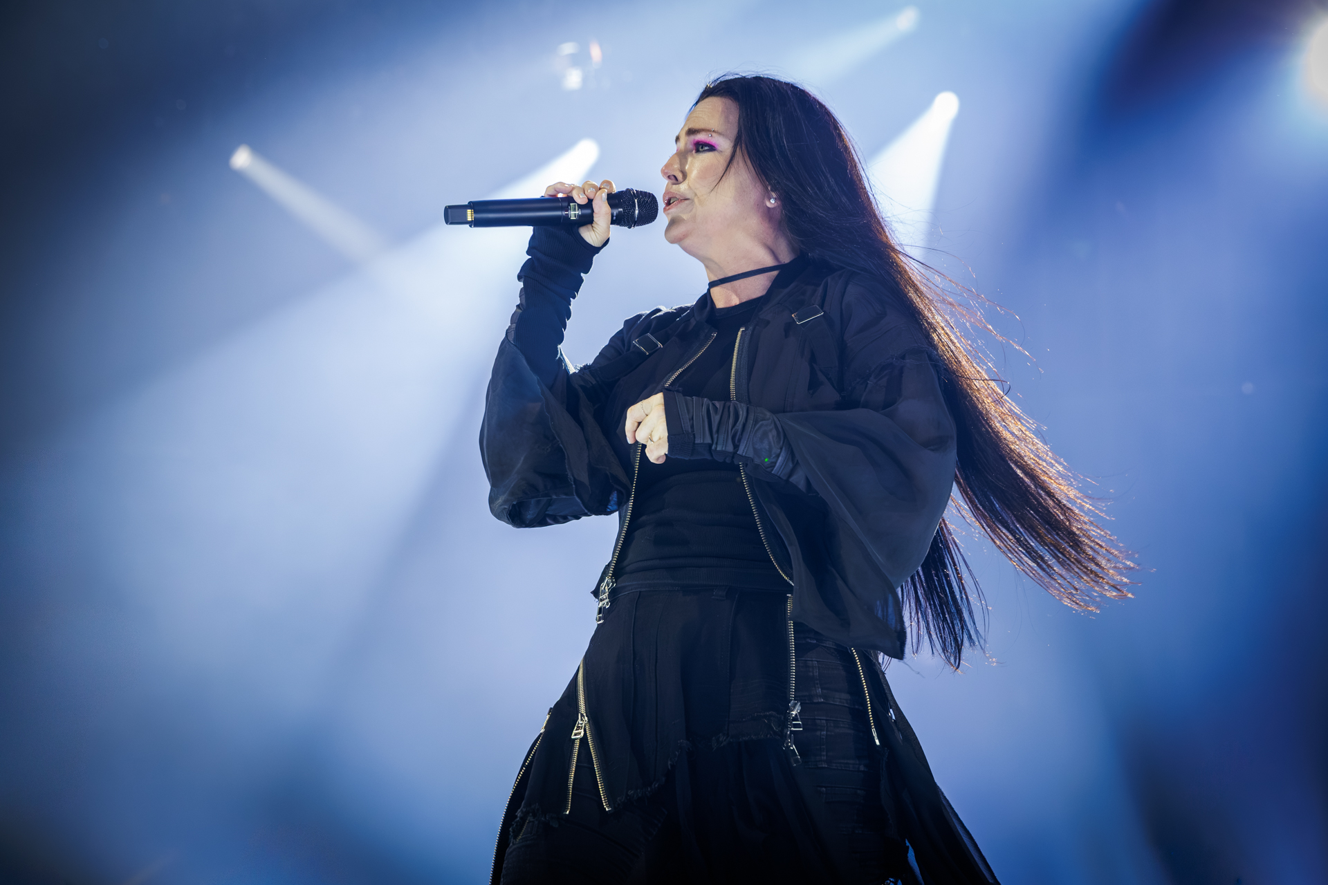 Evanescence @ Vorst Nationaal, picture 8, photographed by Wim Sunnaert - FrontView Magazine