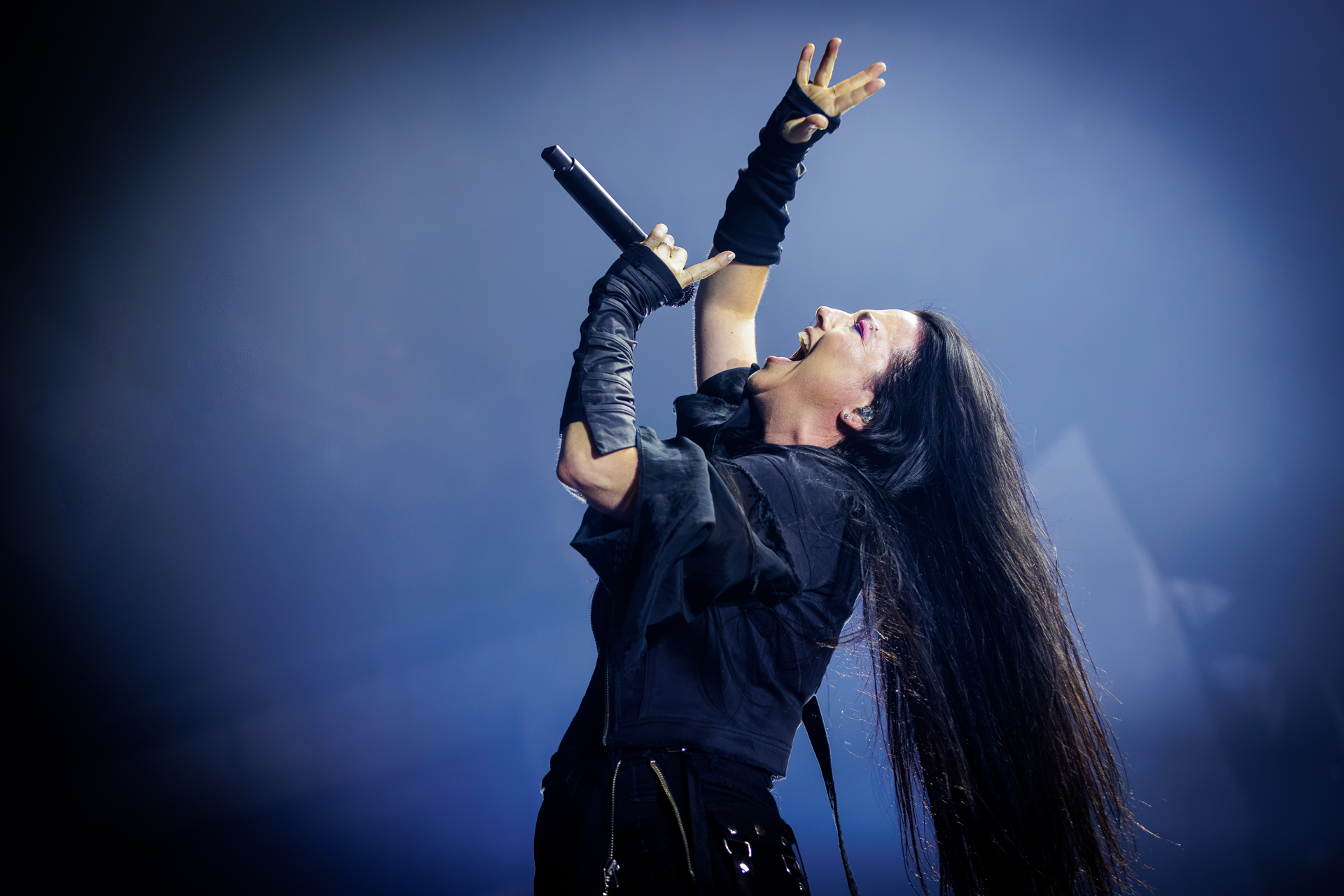 Evanescence @ Vorst Nationaal, picture 10, photographed by Wim Sunnaert - FrontView Magazine