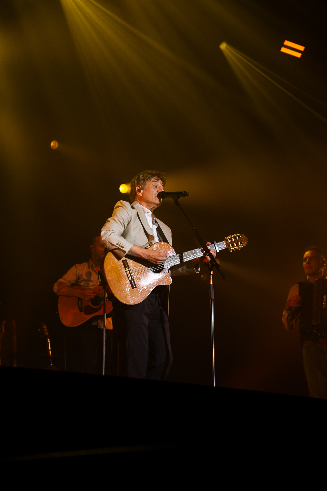 Bart Peeters @ Curiosity Festival, picture 18, photographed by Luca Depuydt - FrontView Magazine